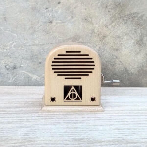 cutiuta-muzicala-harry-potter-theme-model-radio-manivela