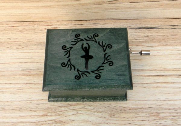 04-cutiuta-muzicala-swan-lake 04-cutiuta-muzicala-swan-lake