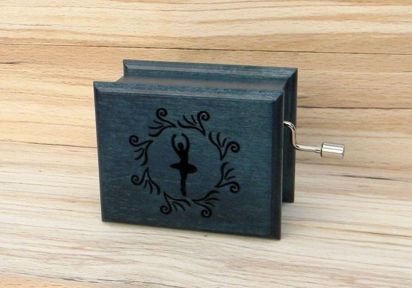 05-lacul-lebedelor-tchaikovsky-cutiuta-muzicala 05-lacul-lebedelor-tchaikovsky-cutiuta-muzicala