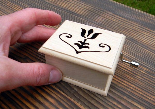 hungarian-cutiuta-muzicala hungarian-cutiuta-muzicala